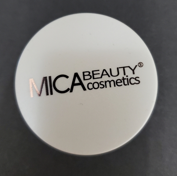 MICA- Mineral Foundation Loose Powder - Picture 2 of 4